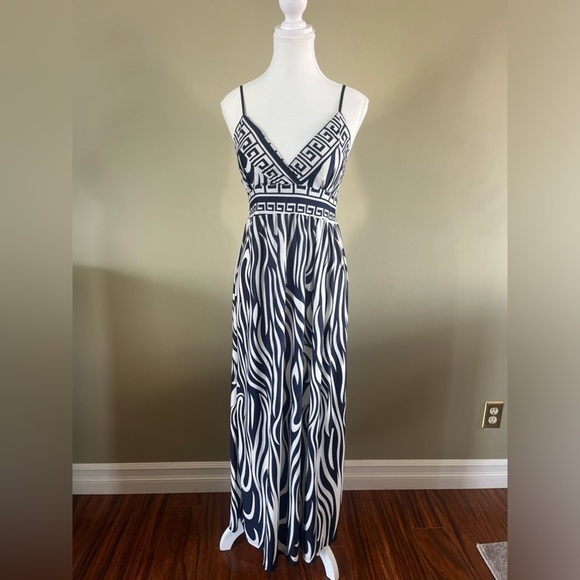 Thalassa Maxi Dress - Picture 3 of 9